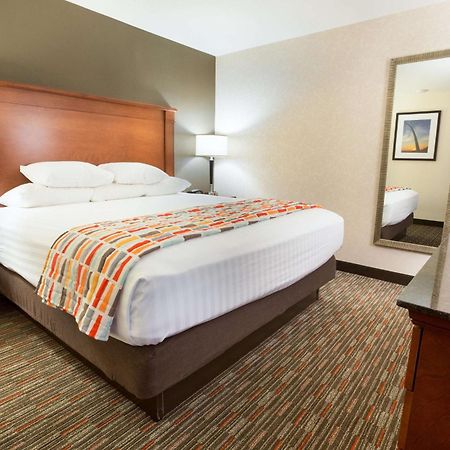 Drury Inn & Suites St. Louis Creve Coeur Esterno foto